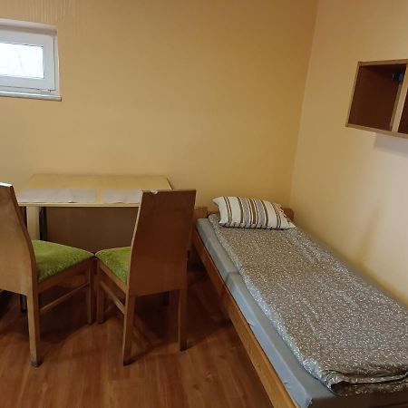 Hostel Sunrise Liwska ワルシャワ エクステリア 写真