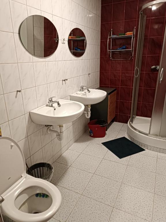 Hostel Sunrise Liwska ワルシャワ エクステリア 写真